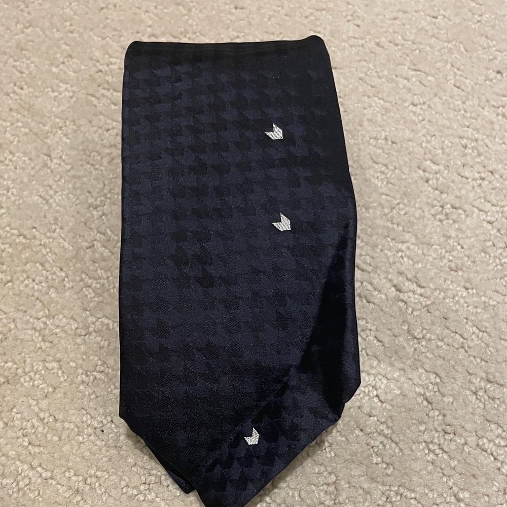 Armani Collezioni Dark Blue Silk Tie with Silver Accents CB